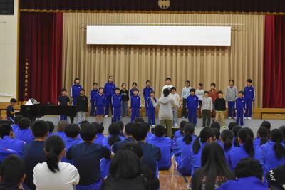 小学校３・４年生の合唱発表